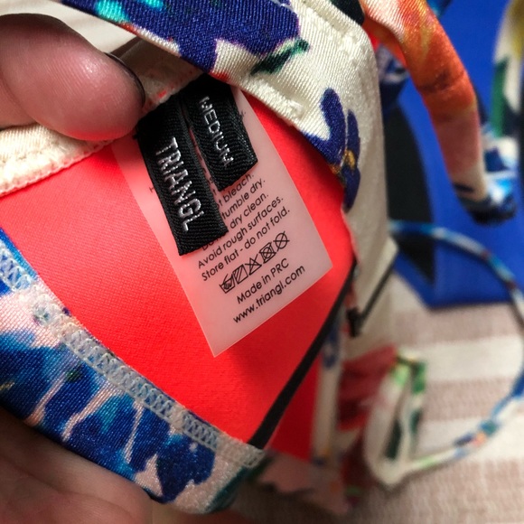 | Triangl | swim top. Size M. - Picture 3 of 3